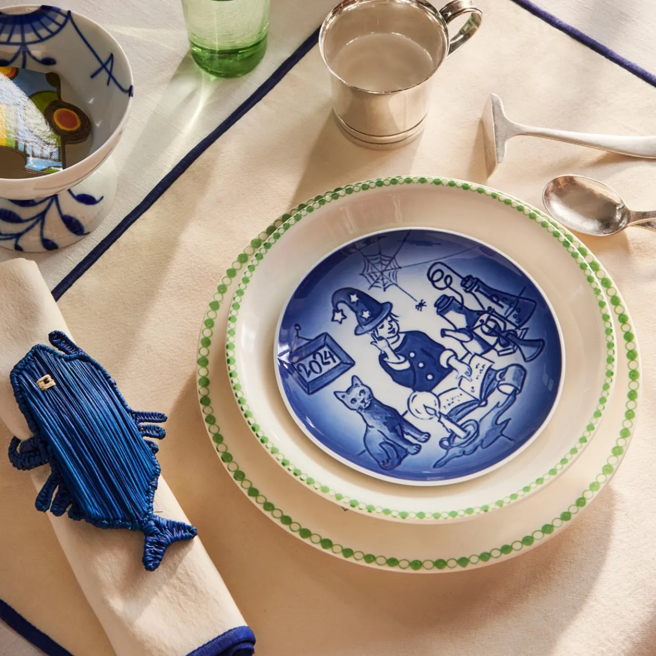 Bing & Grøndahl Children's Day Plate 2024, The Little Chemist, 13 cm