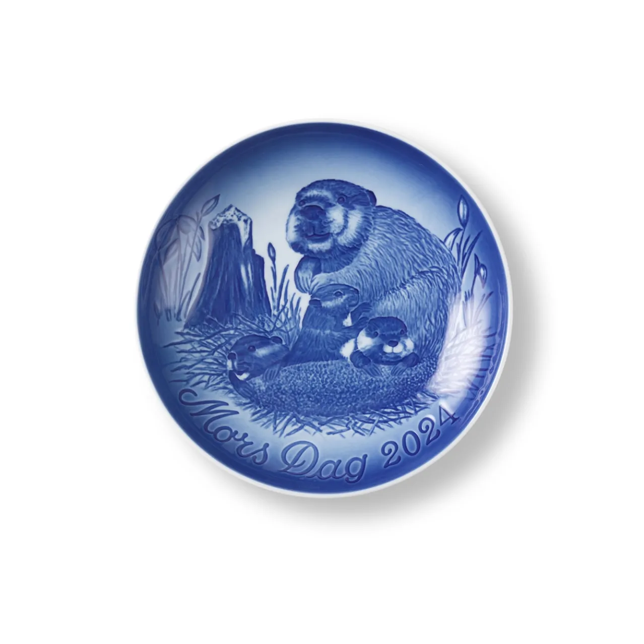 Bing & Grøndahl Mother's Day Plate 2024, Beaver with Cubs, 15 cm