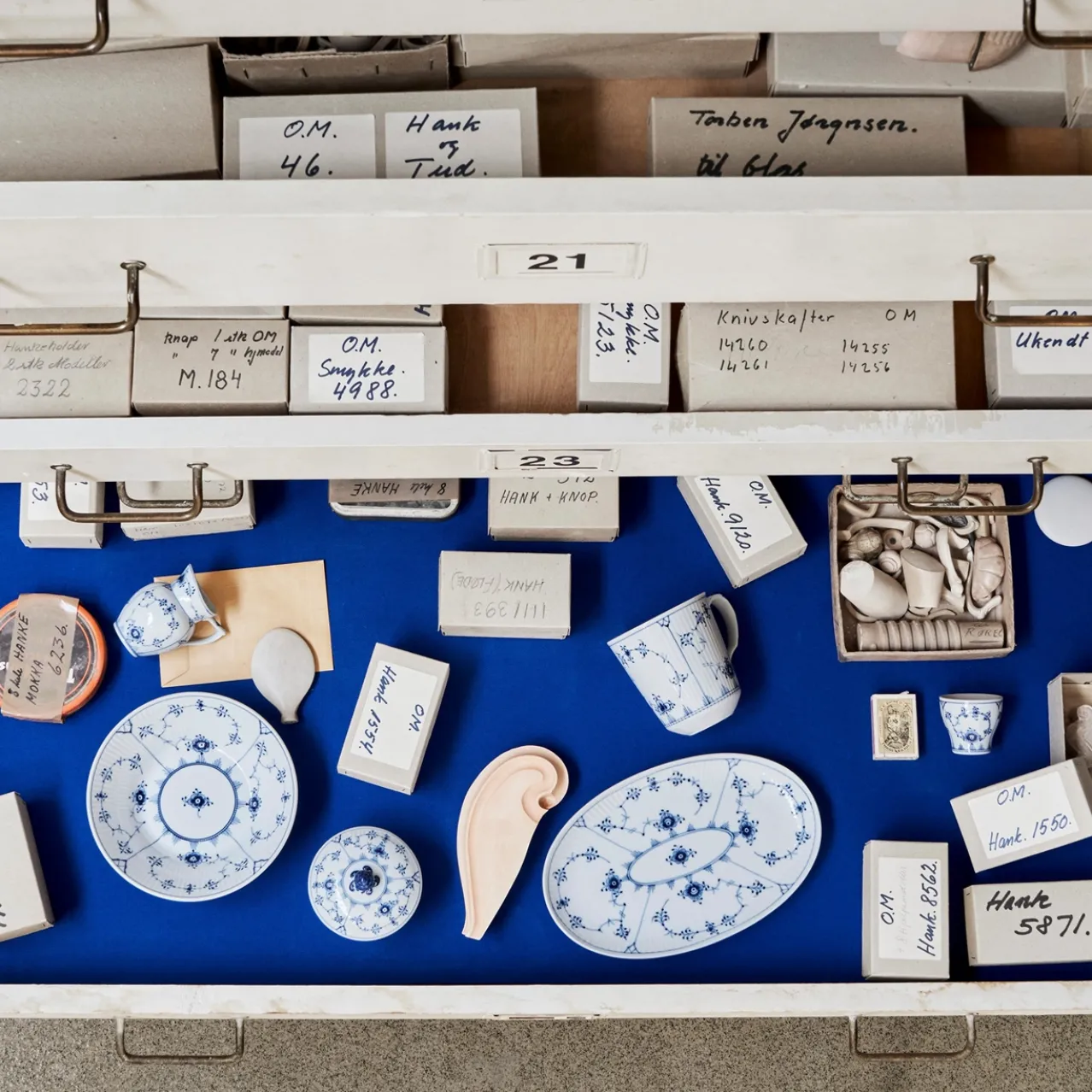 Blue Fluted Plain Deep plate, 24 cm