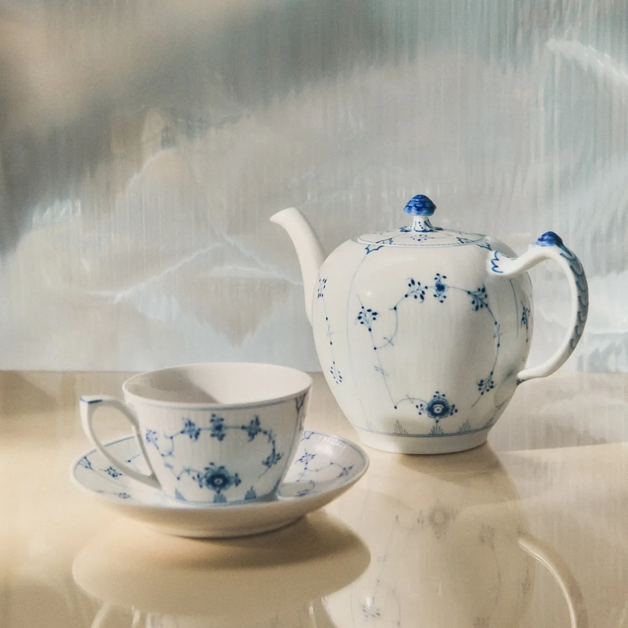 Blue Fluted Plain Teapot, 100 cl