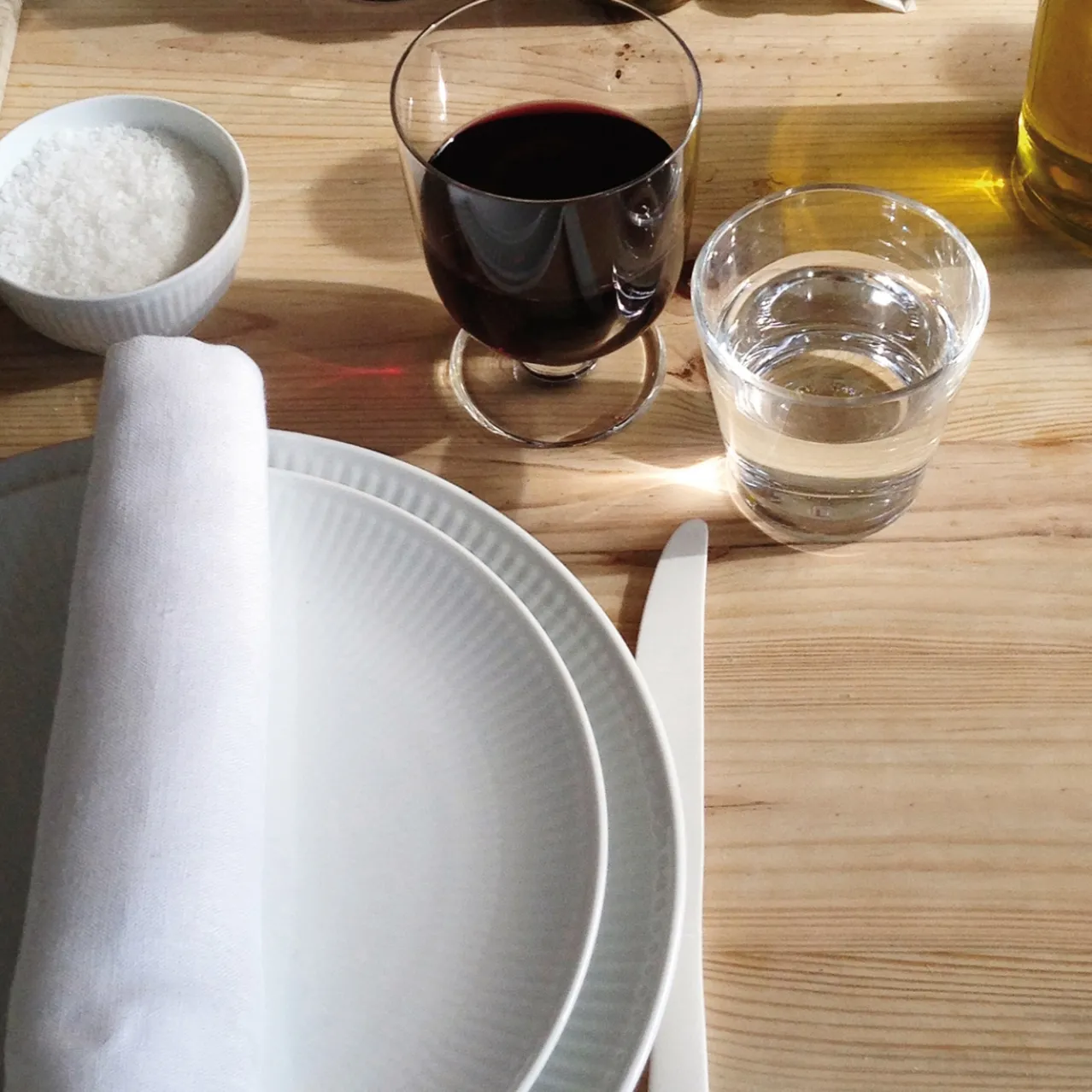 White Fluted Plate Coupe, 23 cm